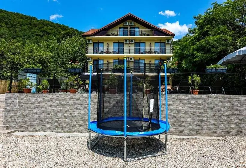 پانسیون Casa Celestin