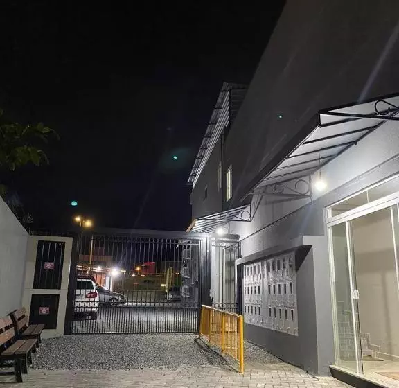 Majatalo Residencial Wall Paraíso