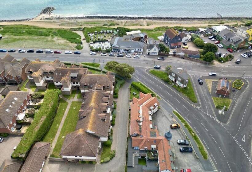 4thedome  Luxury Ground Floor Apartment By The Sea