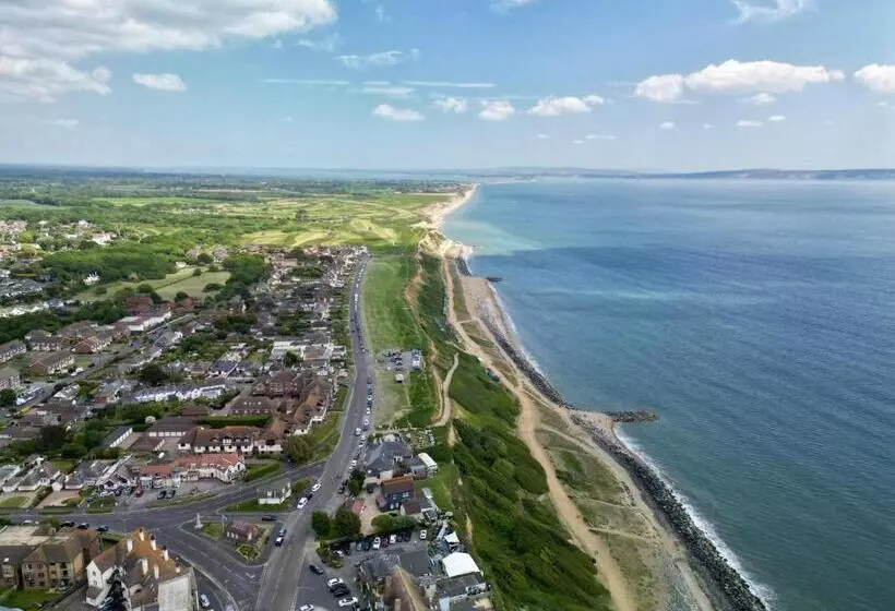 4thedome  Luxury Ground Floor Apartment By The Sea