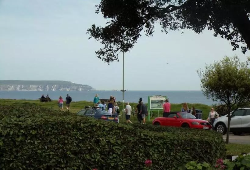 4thedome  Luxury Ground Floor Apartment By The Sea