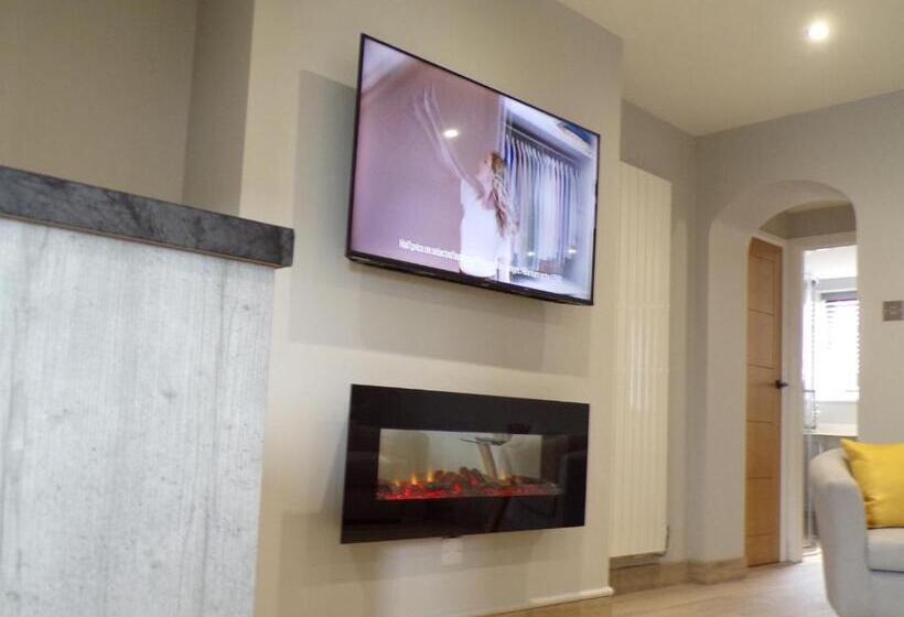 4thedome  Luxury Ground Floor Apartment By The Sea