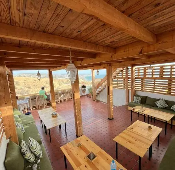 ユースホステル Cozy Surf House