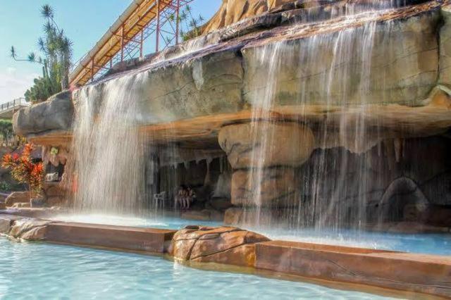 هتل Piazza Diroma Caldas Novas