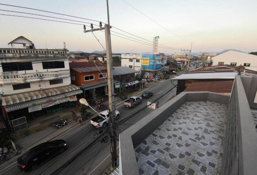 Pensão บ้านพรศรี Homestay