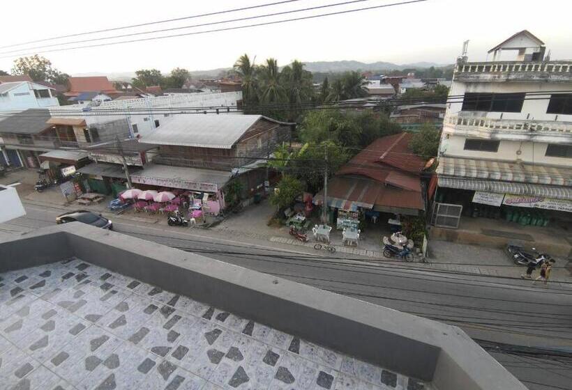 Pensão บ้านพรศรี Homestay