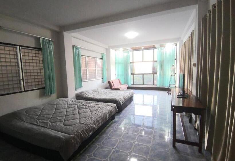 Pensão บ้านพรศรี Homestay