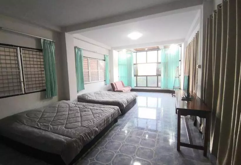 پانسیون บ้านพรศรี Homestay