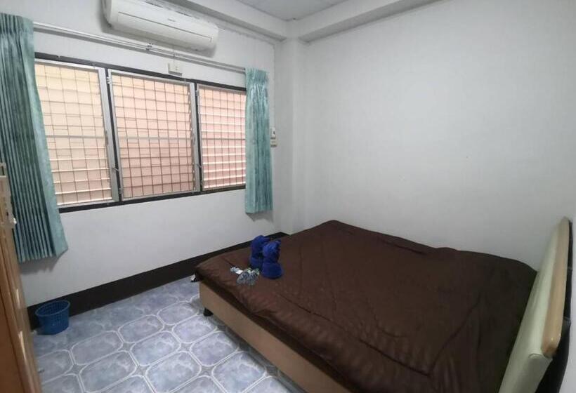 Pensão บ้านพรศรี Homestay