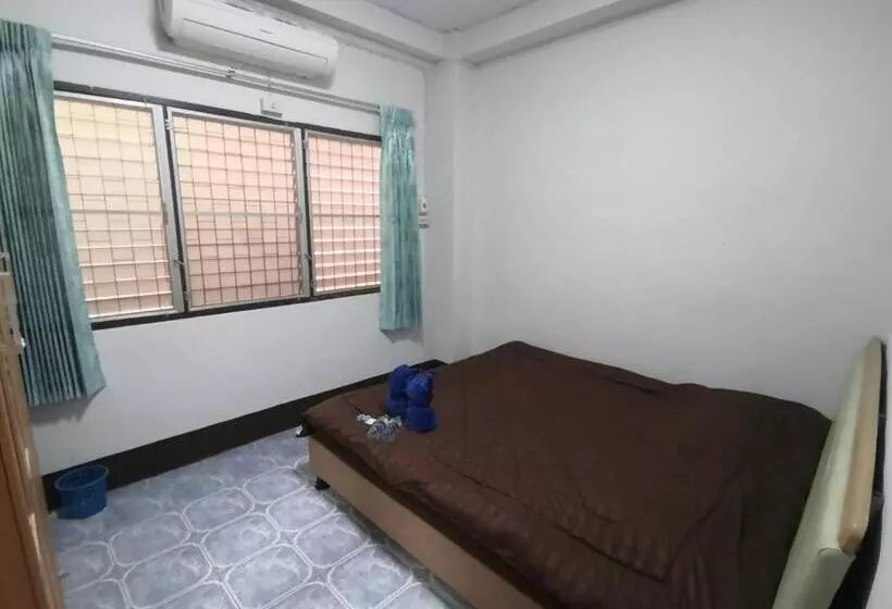 پانسیون บ้านพรศรี Homestay