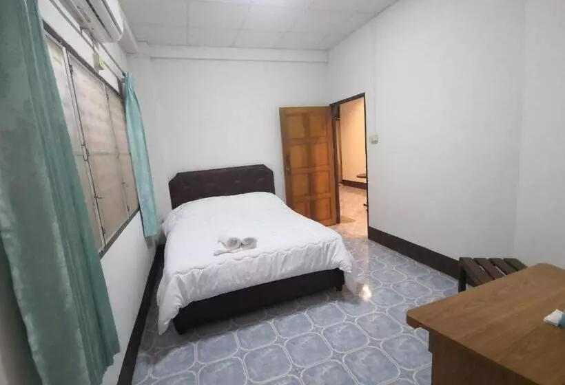 پانسیون บ้านพรศรี Homestay