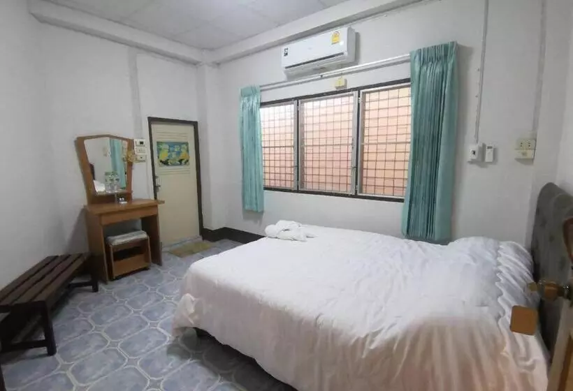 پانسیون บ้านพรศรี Homestay