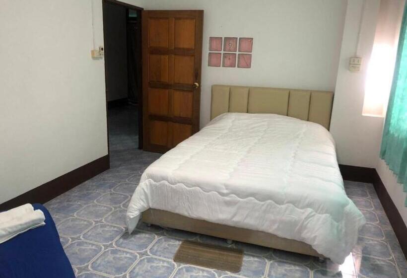 Pensão บ้านพรศรี Homestay