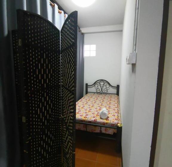 Pensão บ้านพรศรี Homestay