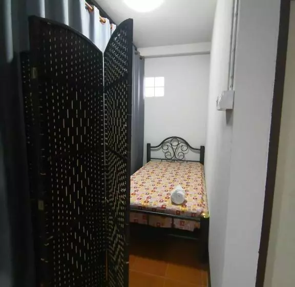 پانسیون บ้านพรศรี Homestay