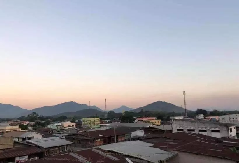 پانسیون บ้านพรศรี Homestay