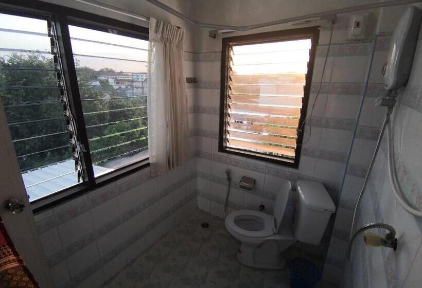 Pensão บ้านพรศรี Homestay