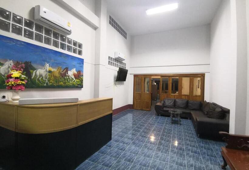 Pensão บ้านพรศรี Homestay