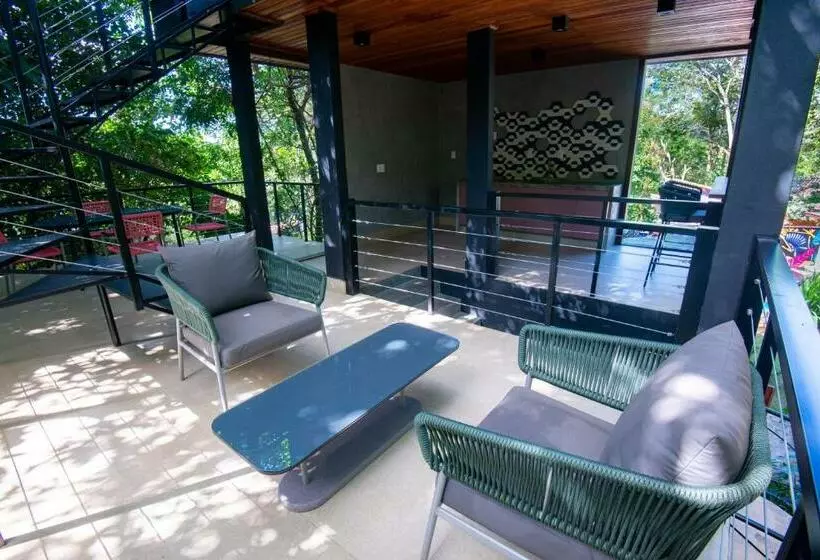 Retkeilymaja Casa Antônia   Pousada Boutique