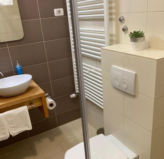 Bed and Breakfast Pensiunea Piscul Cainelui