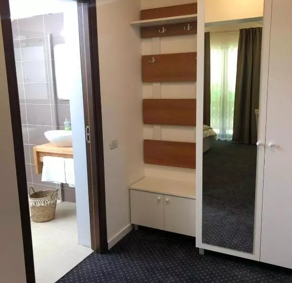 Aamiaismajoitus (B&B) Pensiunea Piscul Cainelui