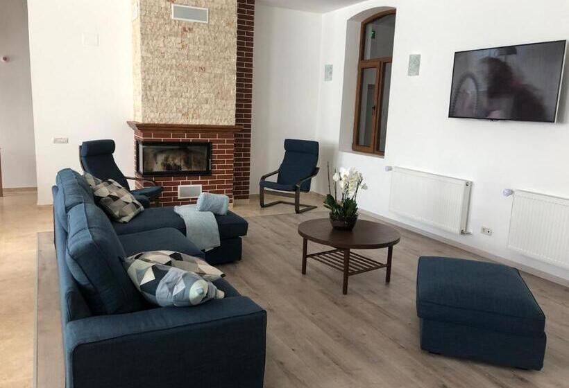 Bed and Breakfast Pensiunea Piscul Cainelui