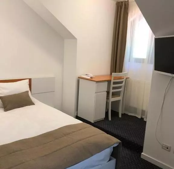 Aamiaismajoitus (B&B) Pensiunea Piscul Cainelui