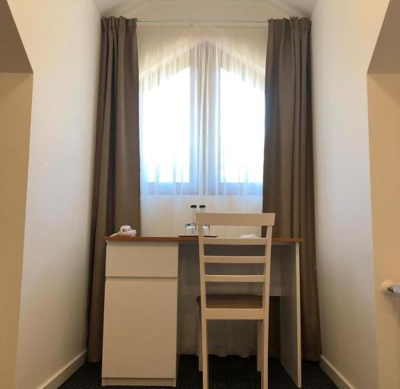 Bed and Breakfast Pensiunea Piscul Cainelui