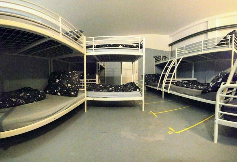 Hostel Doupä› Humpolec