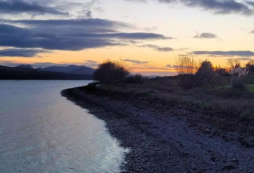 Oaklane Glamping Cabins