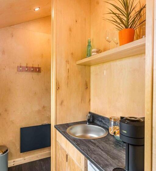 Oaklane Glamping Cabins