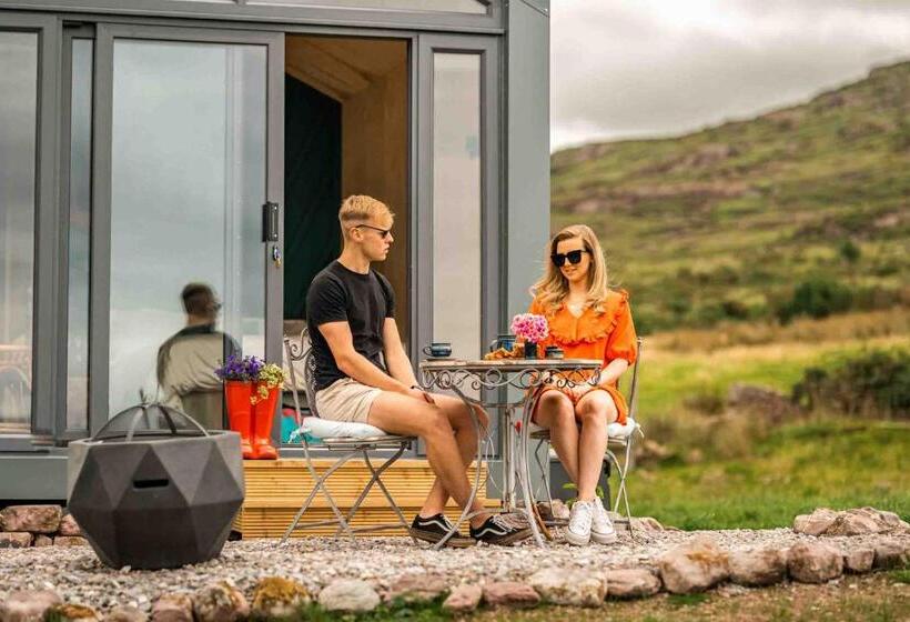 Oaklane Glamping Cabins