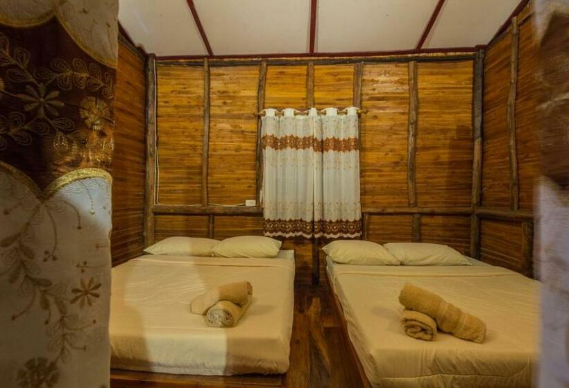 Пансион บ้านสวนศรเพชร