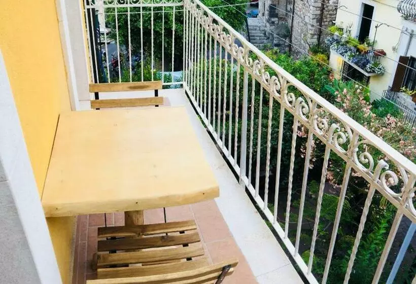 پانسیون Casa Ferrara