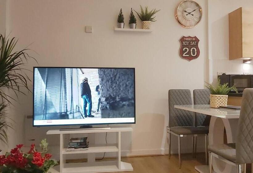 Piquancy Apartments Sheffield City Centre