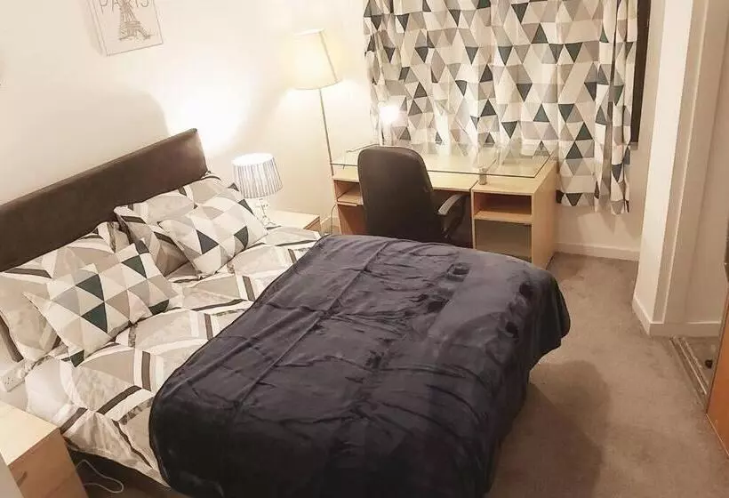 Piquancy Apartments   Sheffield City Centre