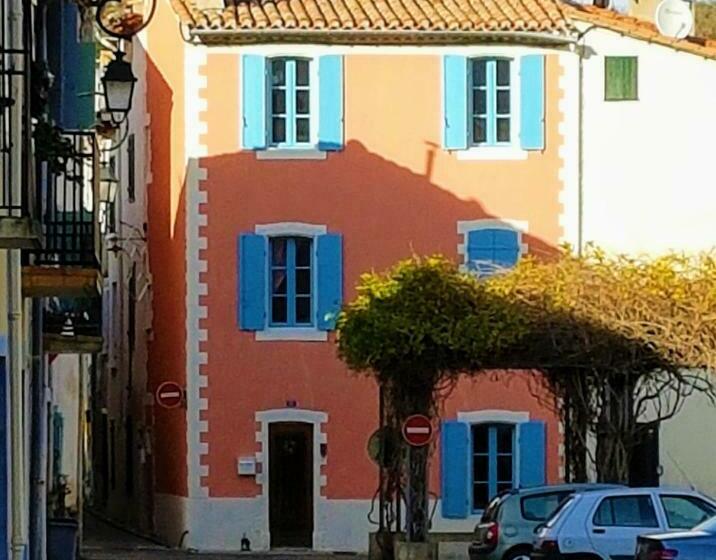 민박 Mountain View Townhouse Quillan