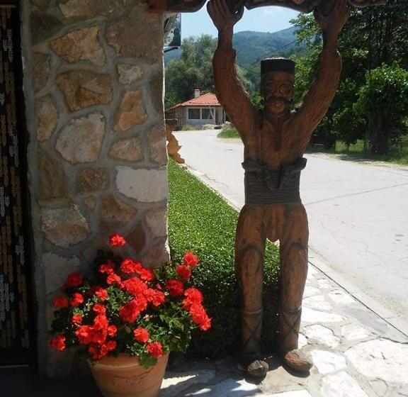 בית מלון כפרי стар мерак