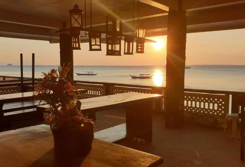 Raya Del Sol Dive Resort