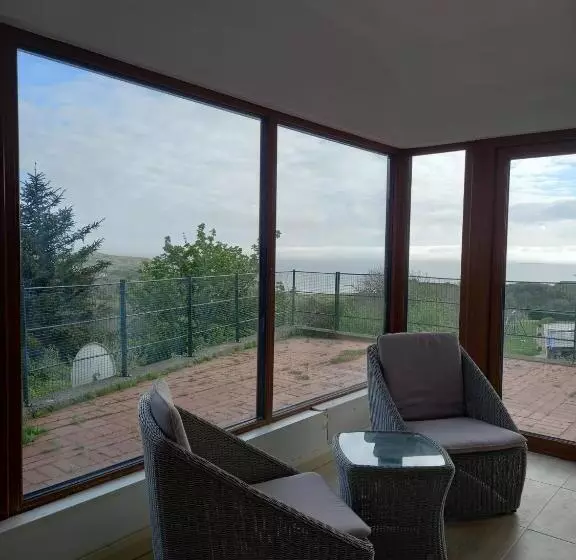 Two Bed Bungalow With Sunroom And Stunning Views