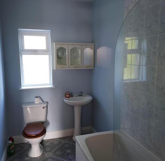 Two Bed Bungalow With Sunroom And Stunning Views