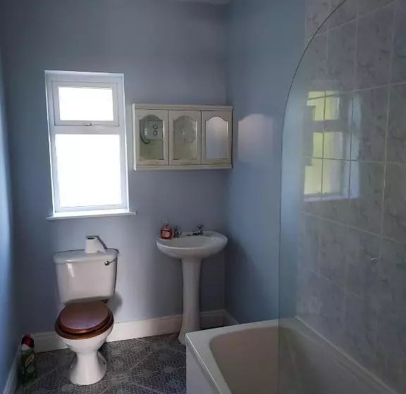 Two Bed Bungalow With Sunroom And Stunning Views