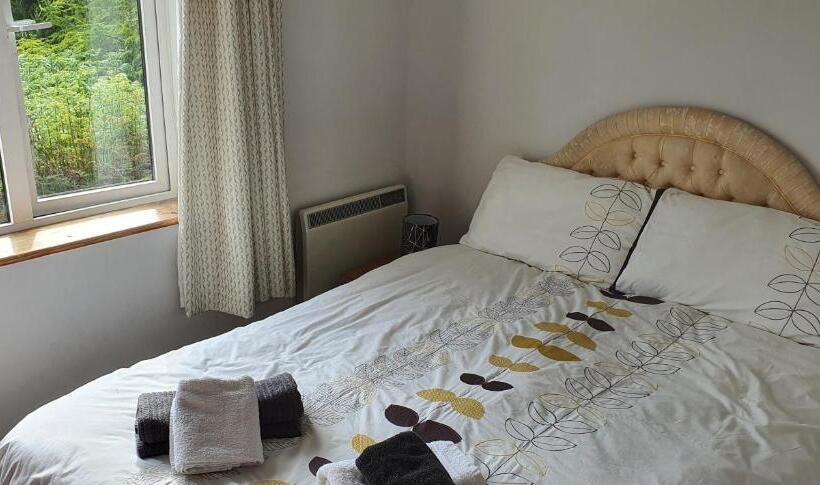 Two Bed Bungalow With Sunroom And Stunning Views