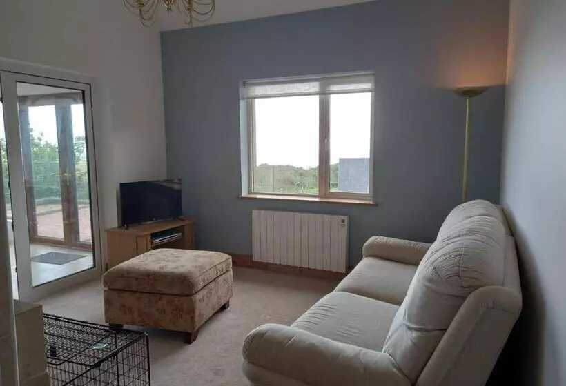 Two Bed Bungalow With Sunroom And Stunning Views