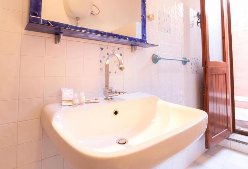 Welcomely   Josto Panoramic House