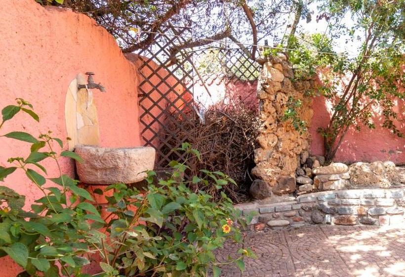 Welcomely   Josto Panoramic House