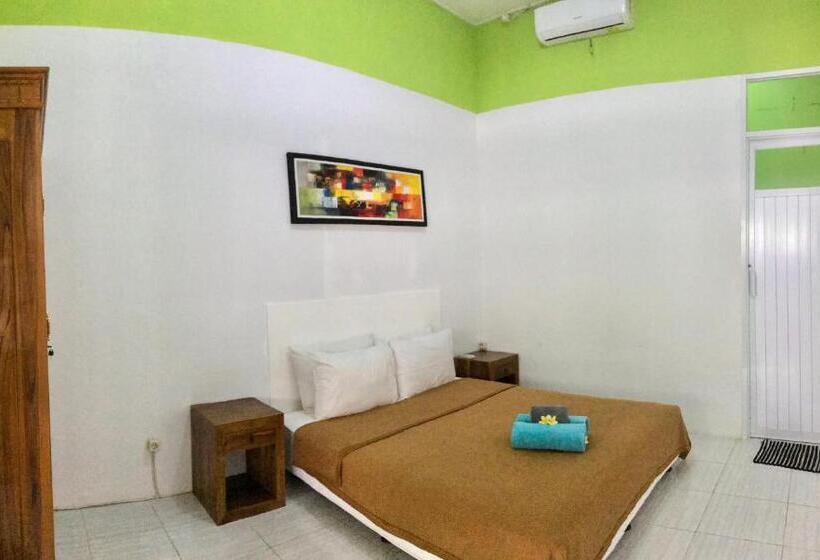 호스텔 The Cheap & Cozy Canggu