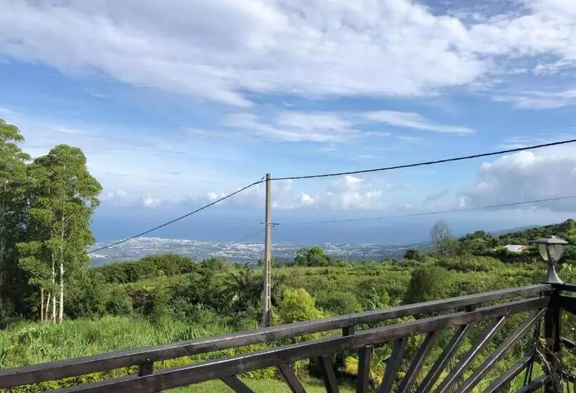 تختخواب و صبحانه Ferme L Eau De Coco