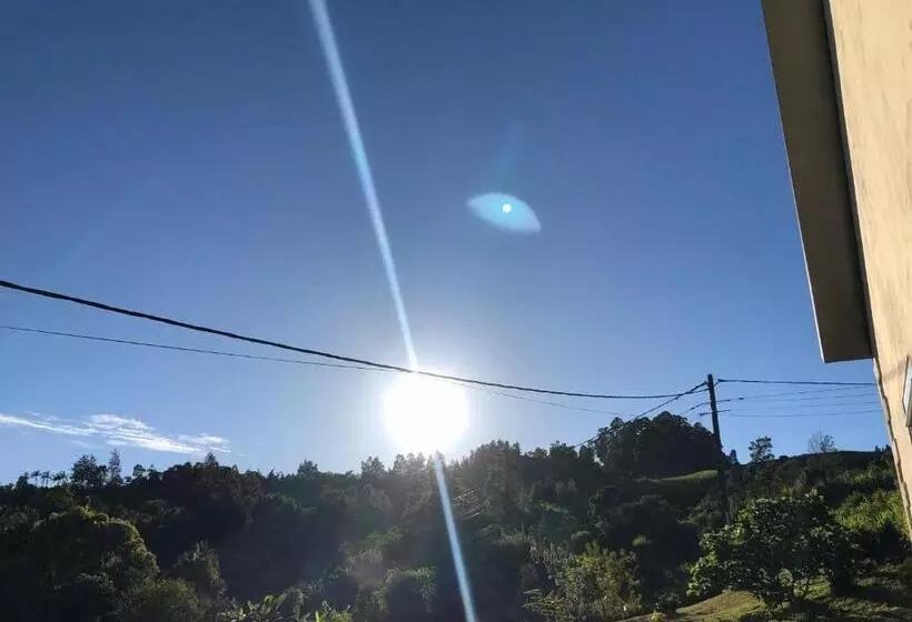 تختخواب و صبحانه Ferme L Eau De Coco