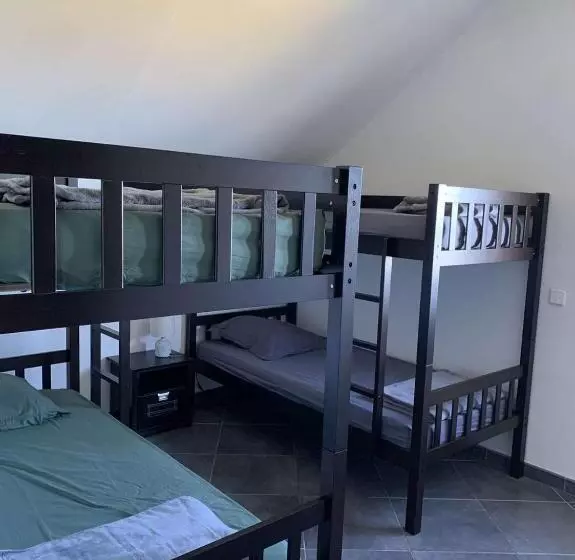 تختخواب و صبحانه Ferme L Eau De Coco